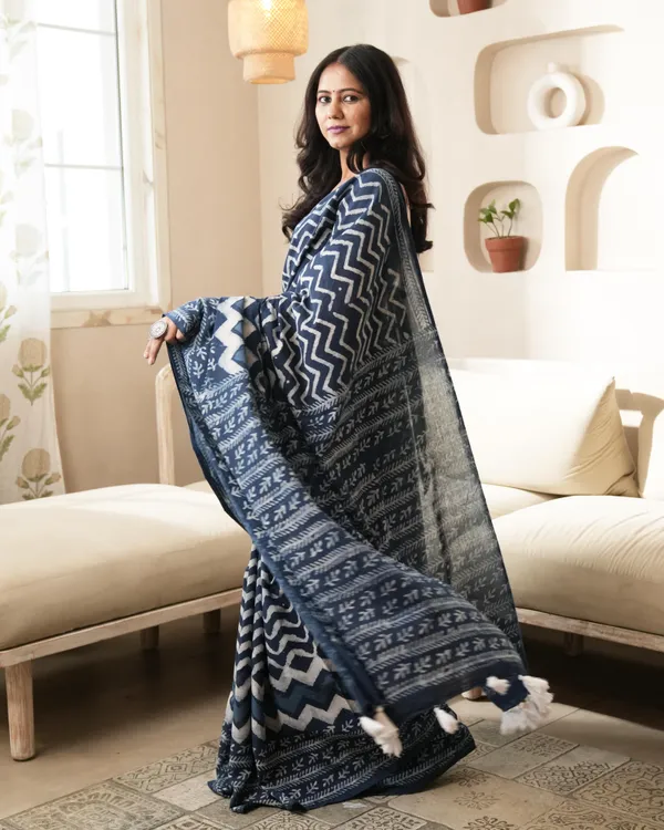 Indigo_Cotton_Wave_Dabu_Print_Mul_Saree_For_Women